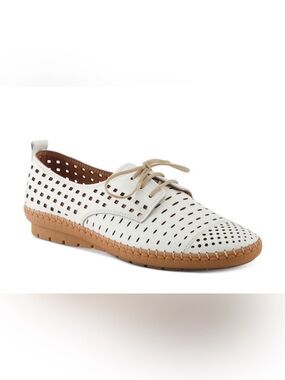 Spring Step Men’s White Perforated Leather Slip-On with Tan Sole Size 8